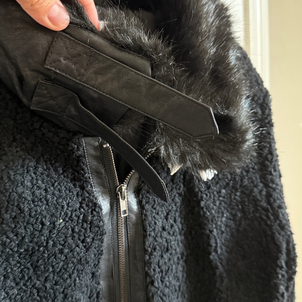 William Rast Black Faux Fur Trim Jacket Woman Size L New with Tags - Picture 5 of 10